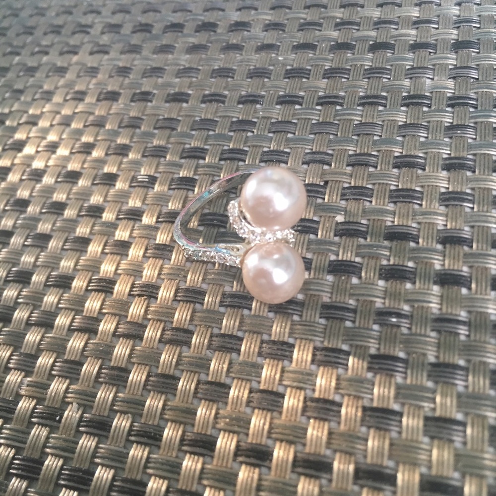 Sterling silver pearl and diamond ring